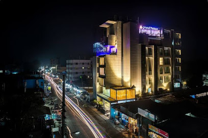গ্র্যান্ড প্যালেস হোটেল - 01713558855
